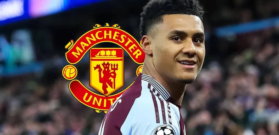 Futbolchi stadionda Manchester United logosi bilan