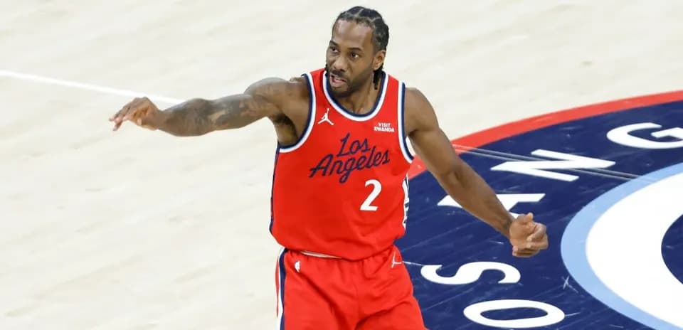 Kawhi Leonard gesturing during a basketball game