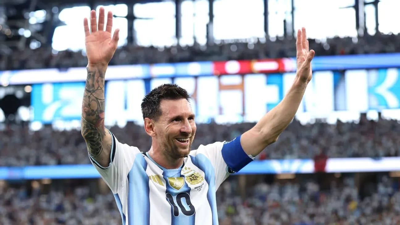 Futbolchi Lionel Messi Argentina terma jamoasi formasida