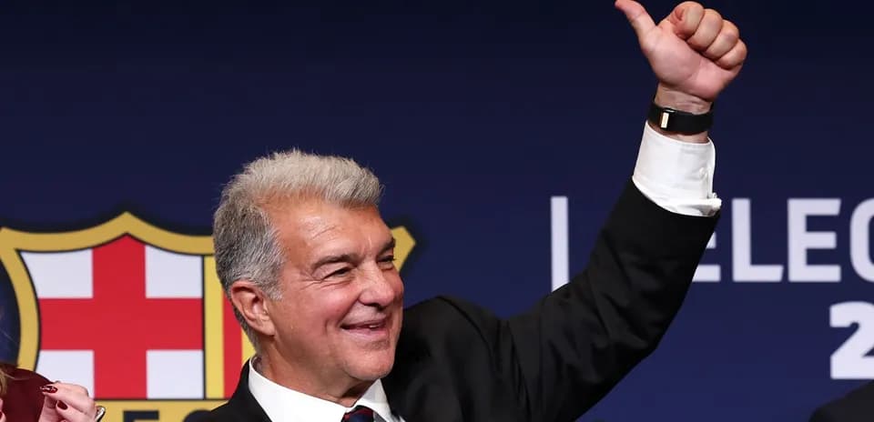 Joan Laporta raising thumb at election event