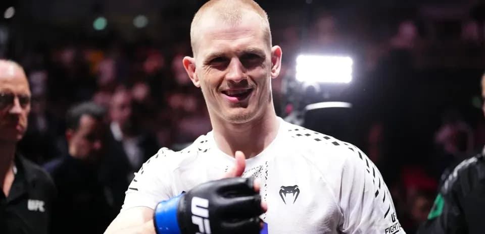 Fighter giving thumbs up before the match