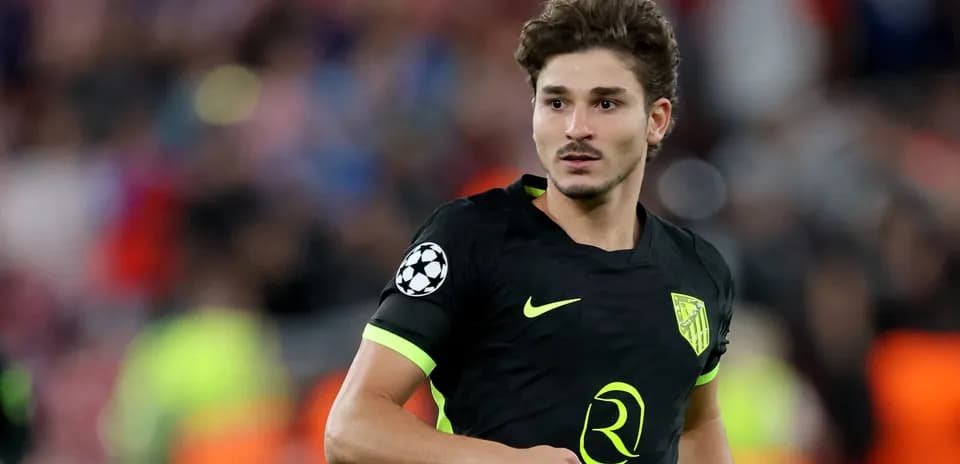Futbolchi maydonda harakatda, Atletico Madrid formasi