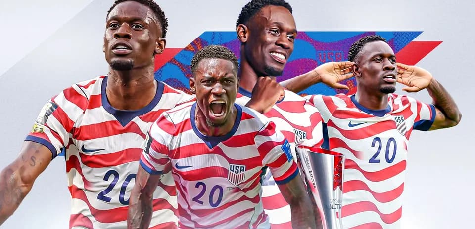 Futbolchi USA formasi bilan turli holatlarda