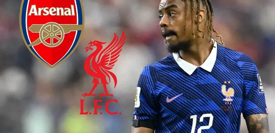 Futbolchi Frantsiya formasi bilan maydonda
