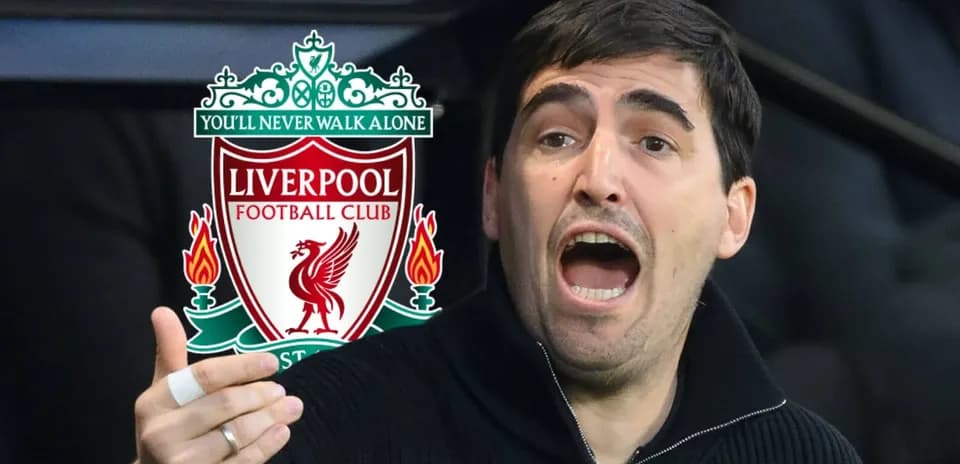 Trener Liverpool FC jamoasi bilan munozara qilmoqda
