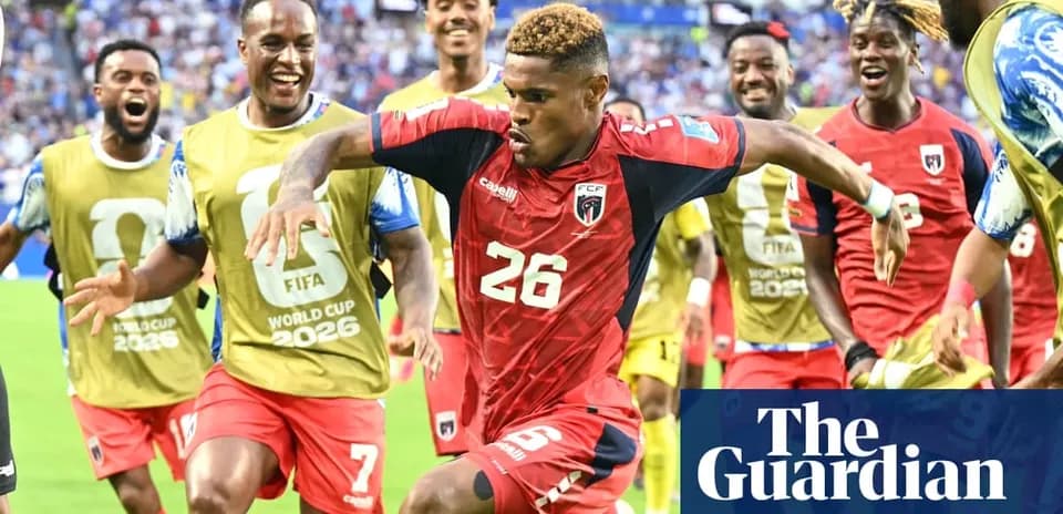 Futbolchilar g'alaba bilan maydonda raqsga tushmoqda
