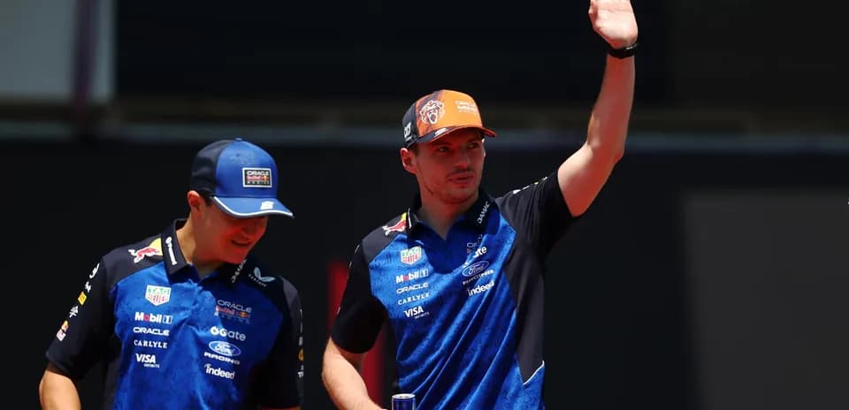F1 drivers greeting fans at the event