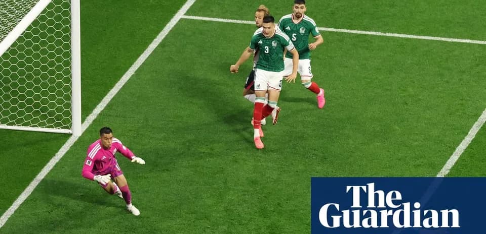 Mexican goalkeeper preparing to defend a shot