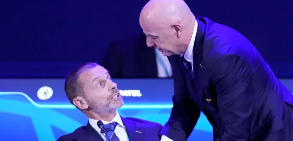 Dva rasmiy shaxs bir-biriga suhbatlashmoqda