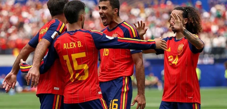 Ispaniya futbolchilarining gollaridan so'ng nishonlash