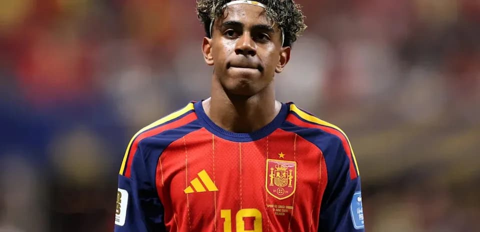 Futbolchi Ispaniya formasida, raqami 19