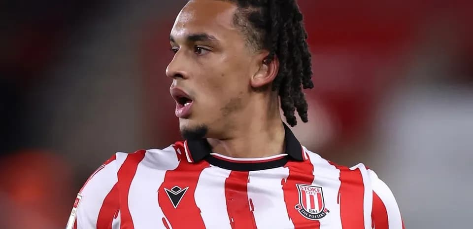 Futbolchi maydonda harakatda, Stoke City formasi