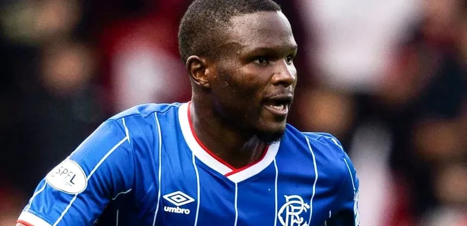 Futbolchi Rangers formasida harakatda