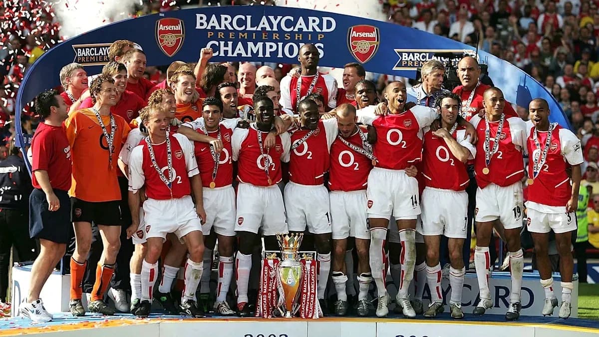 Arsenal team celebrating Barclays Premier League victory