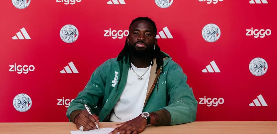 Futbolchi yangi shartnoma imzolamoqda
