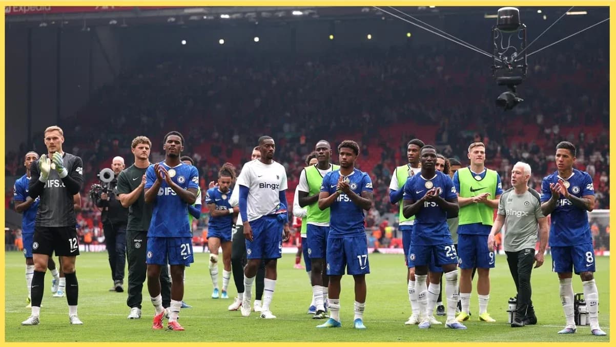 Chelsea players applauding fans after the match