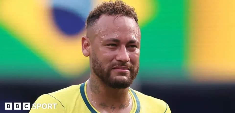 Futbolchi Neymar o'yin maydonida