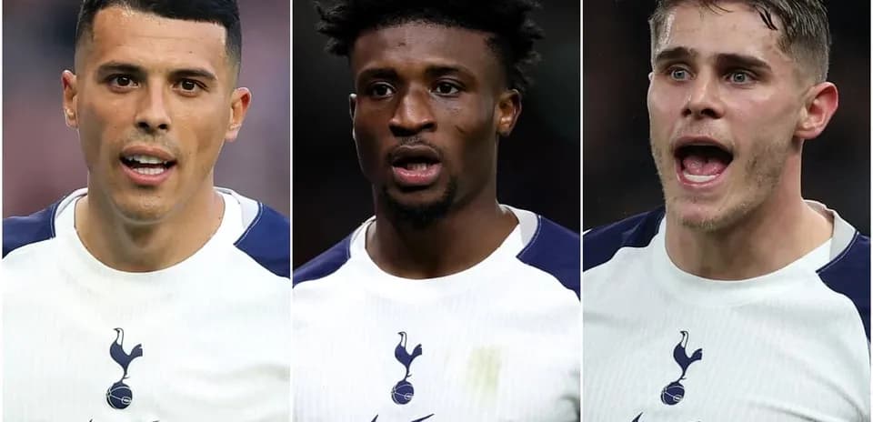 Tottenham players in team jerseys during match
