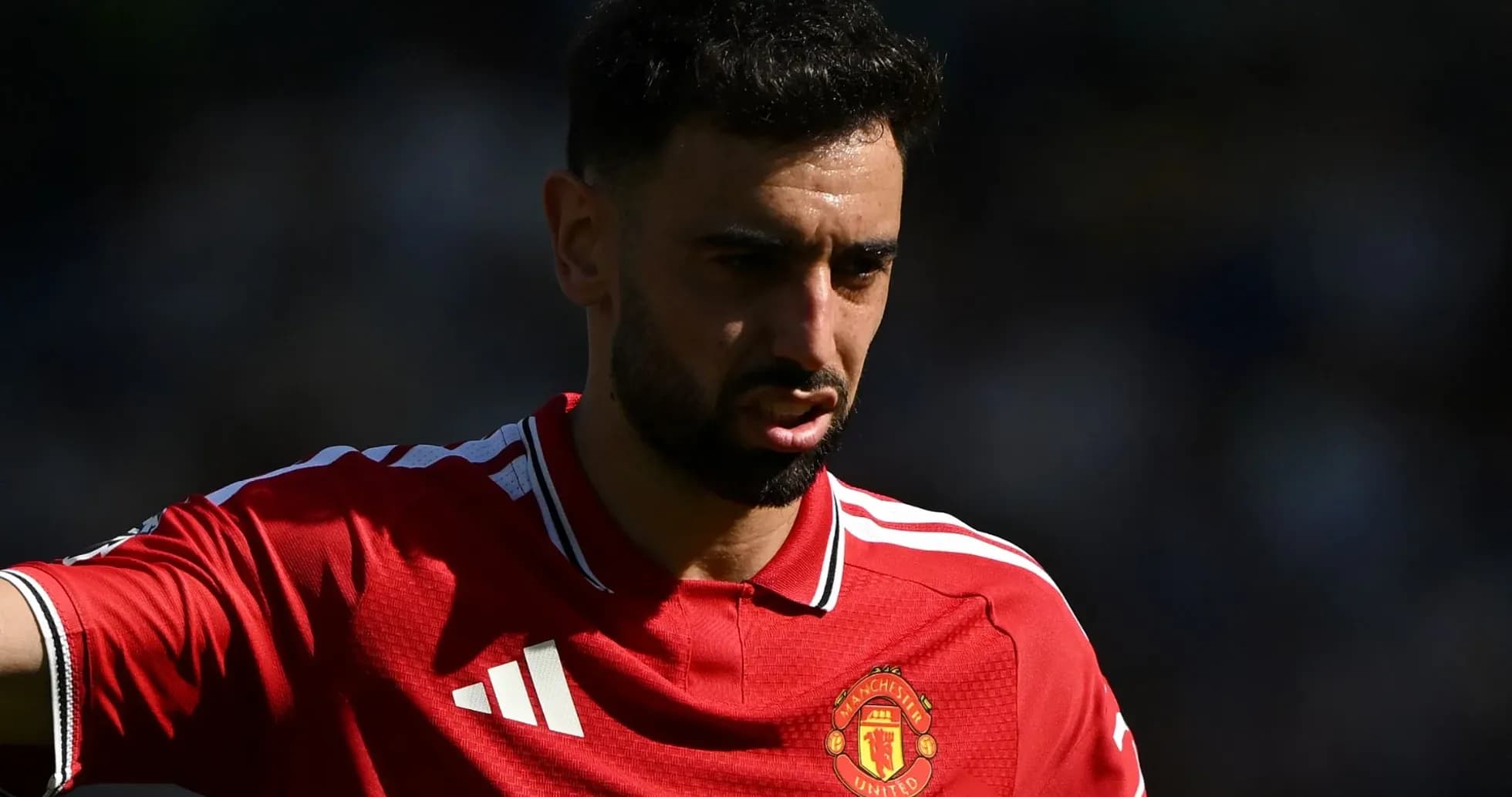 Futbolchi Manchester United formasida maydonda