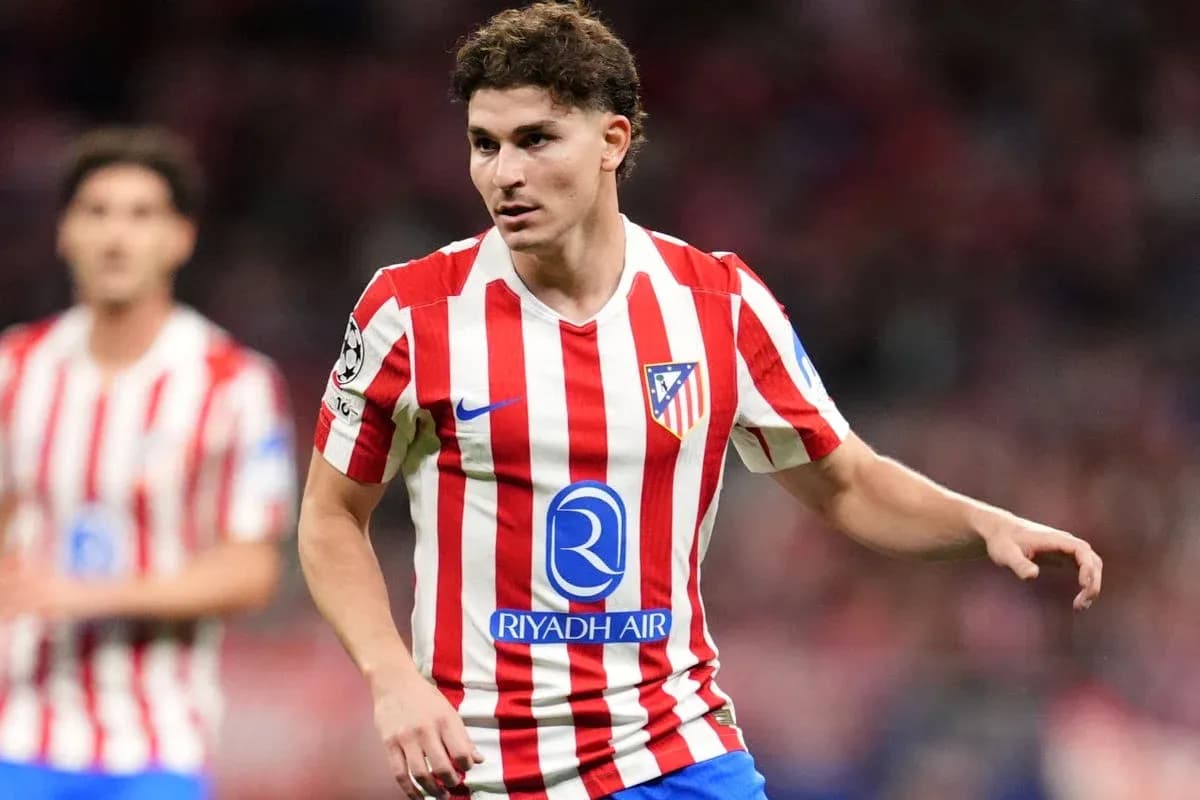 Atletiko Madrid futbolchisi maydonda harakatda