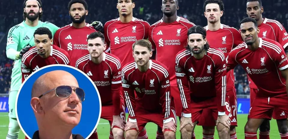 Liverpool FC players posing for team photo