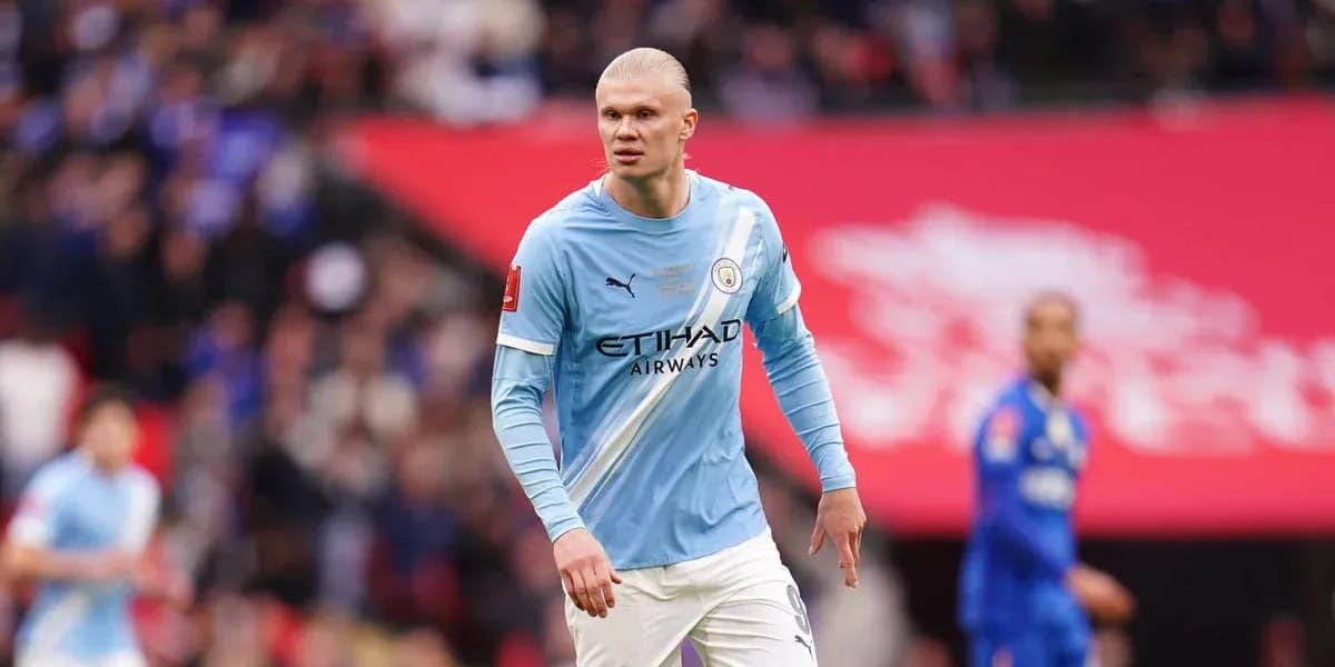 Erling Haaland playing for Manchester City during match