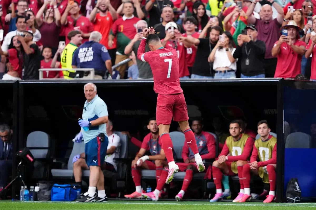 Cristiano Ronaldo celebrating in front of fans
