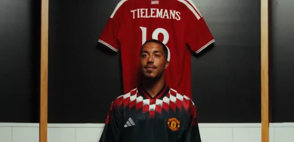 Futbolchi Tieleman jamoasi formasida turgan
