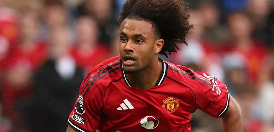 Futbolchi maydonda harakatda, Manchester United formasi