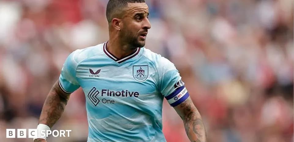 Futbolchi maydonda harakatda, Burnley formasida