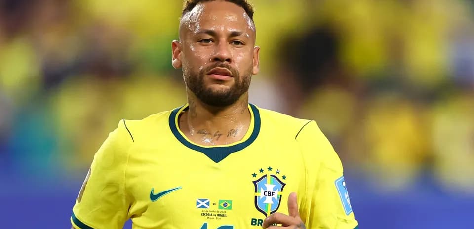 Futbolchi Neymar Braziliya terma jamoasi formasida