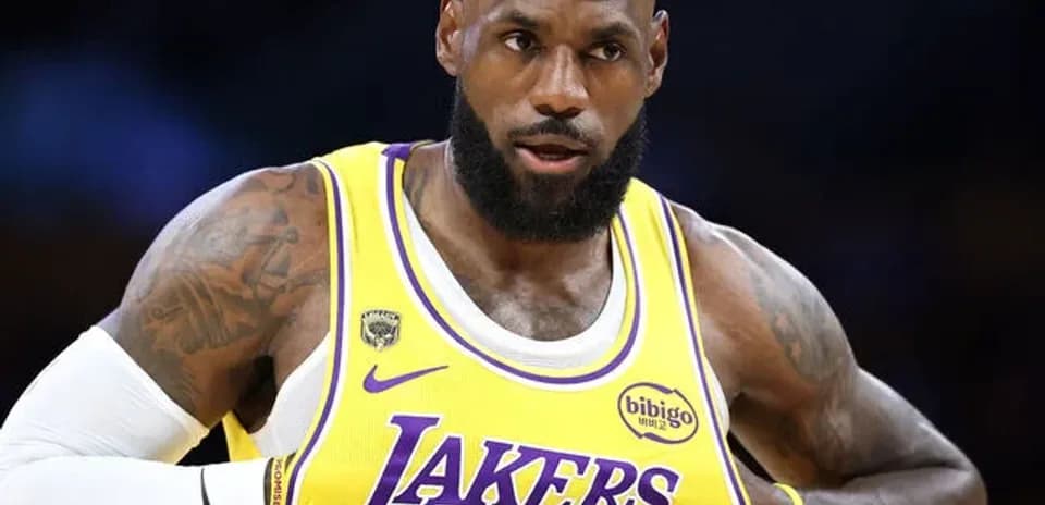 LeBron James in Lakers jersey during game