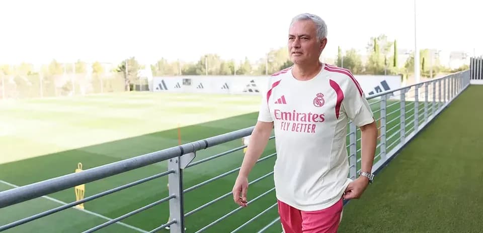 Murabbi Real Madrid o'yin maydonida yurmoqda