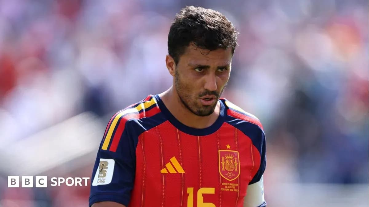Futbolchi maydonda harakatda, Ispaniya formasida