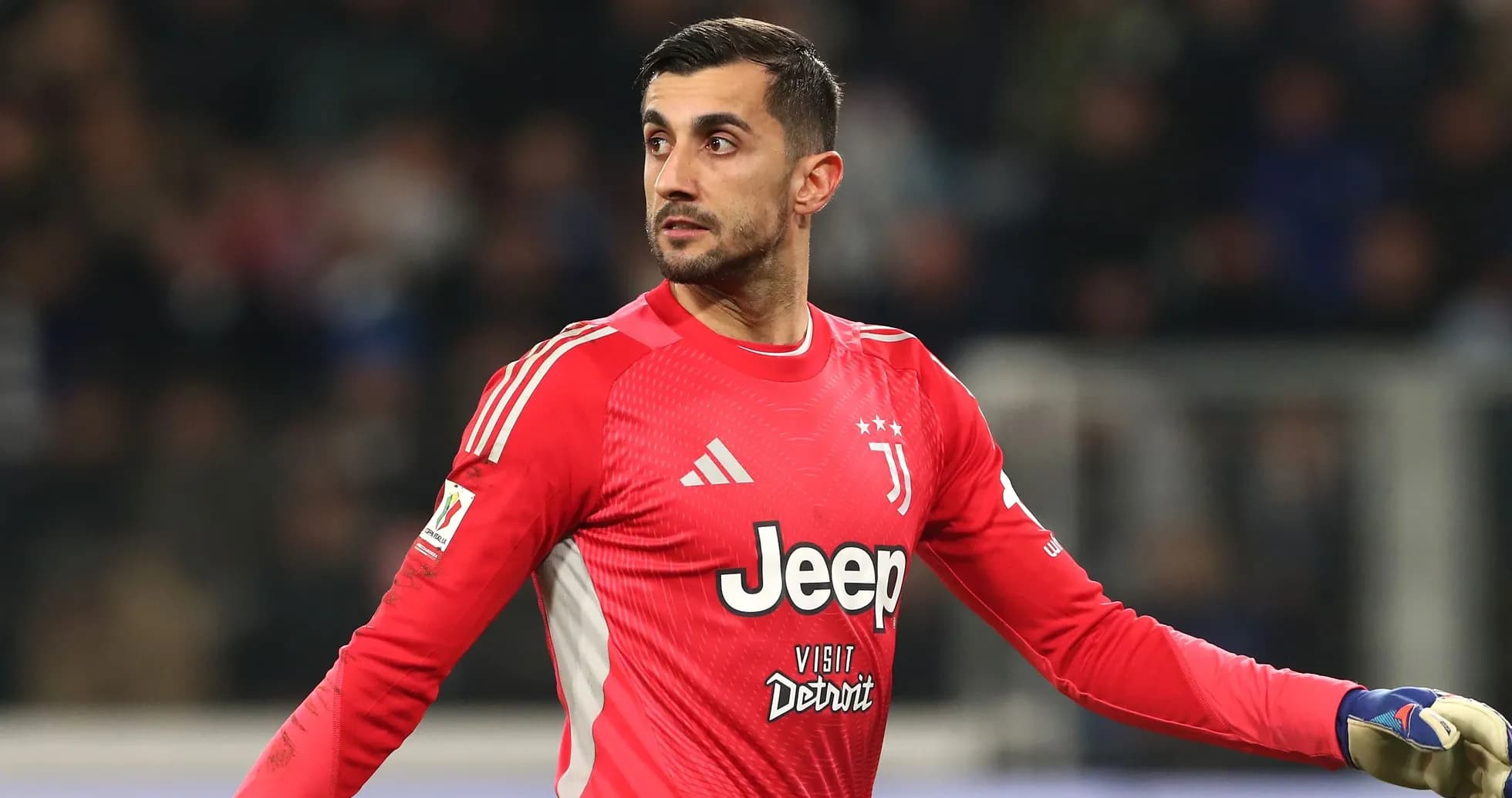 Juve darvozaboni maydonda harakatda