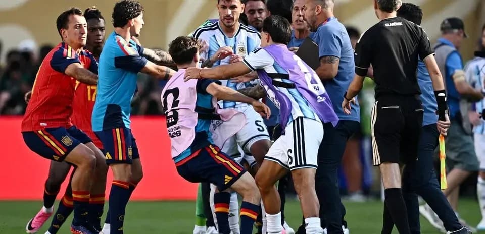 Players from Argentina and Spain involved in confrontation