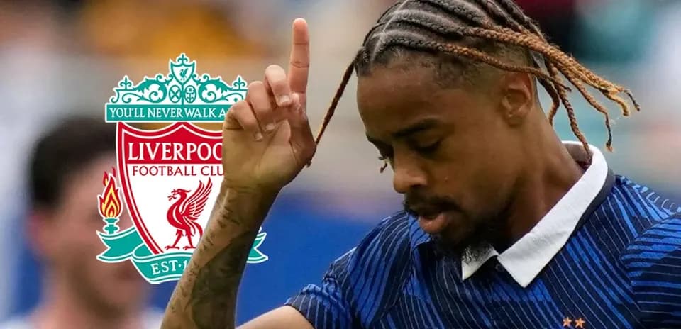 Futbolchi jarohat olishdan keyin bosh egmoqda