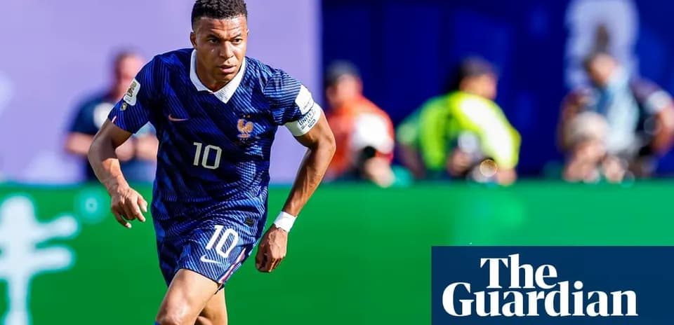 Kylian Mbappé dribbling during a football match