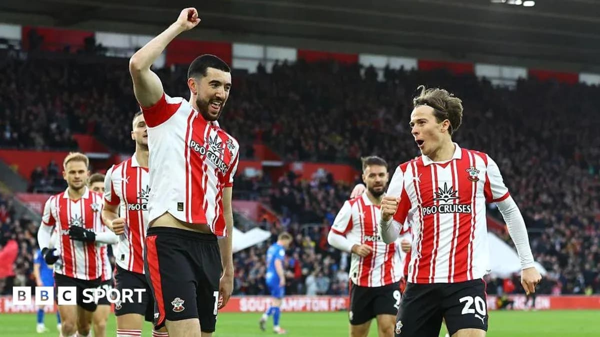 Southampton players celebrating a goal in match