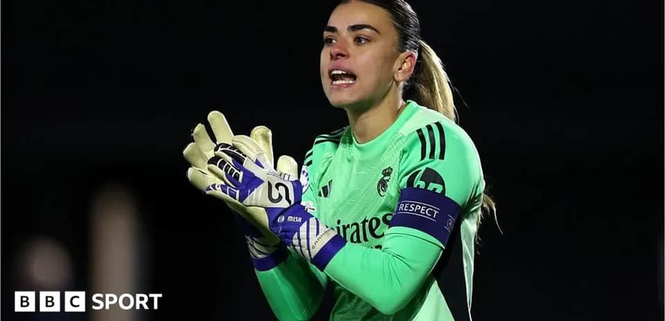Real Madrid goalkeeper directing teammates during match