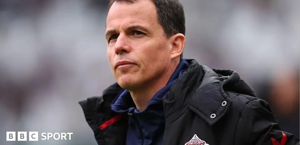 Sunderland manager during match preparation on sidelines