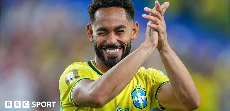 Futbolchi Brasil terma jamoasi formasida tabriklayapti