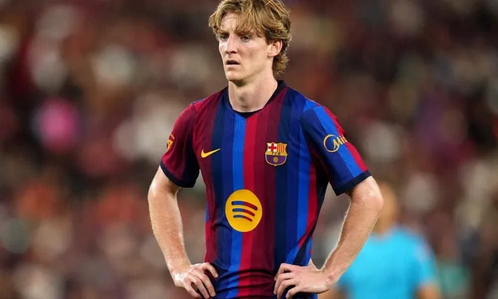 Futbolchi Barcelona formasida o'yinda turibdi