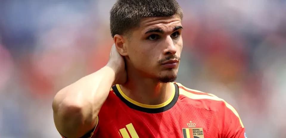 Futbolchi Belgiya terma jamoasi formasida