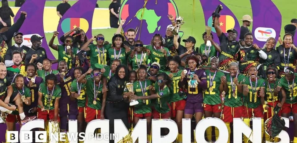 Kameroon ayollar futbol jamoasi chempionlik bilan tabriklanmoqda