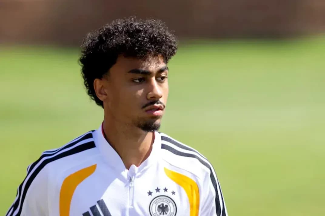 Futbolchi Germaniya formasida mashg'ulotda