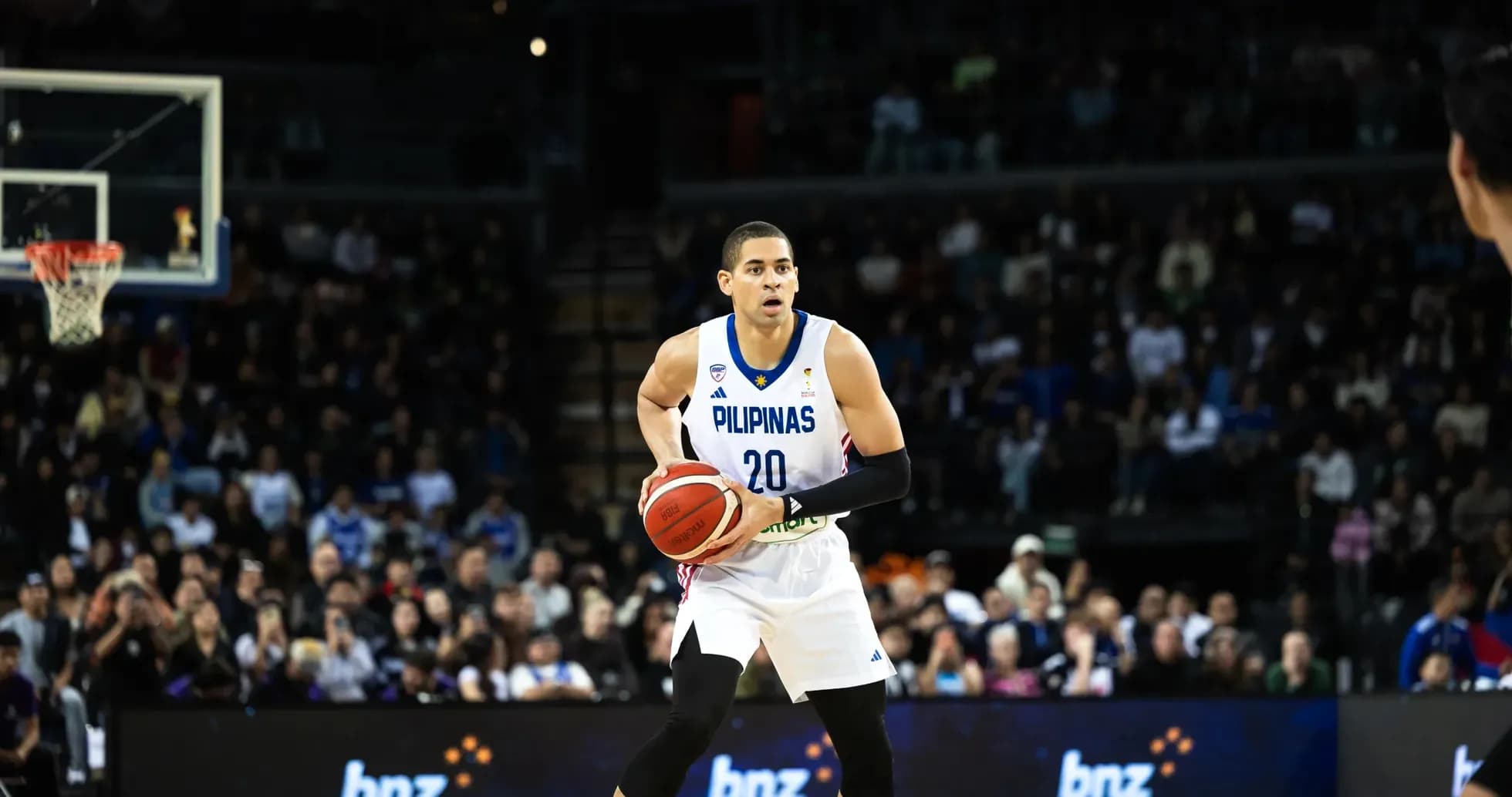 Basketball player from Pilipinas preparing to pass
