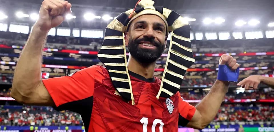Futbolchi Misr formasi bilan shodlikda