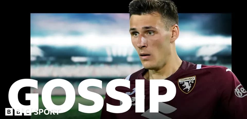 Futbolchi Torino FC formasida, GOSSIP yozuvi bilan