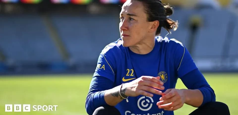 Futbolchi treningda o'rnida o'tirgan